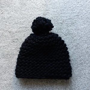 Ladies cute & so warm winter black hat, acrylic wool/ velvet lining, new